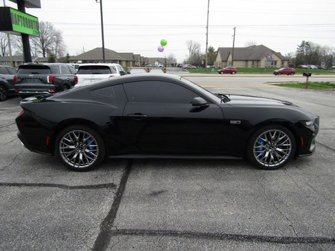 Used 2024 Ford Mustang GT Premium RWD image 9