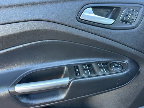 Used 2019 Ford Escape Titanium FWD image 11