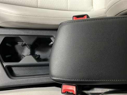 Used 2018 Volkswagen Tiguan SEL image 20