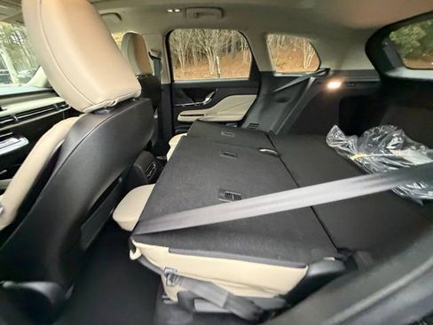 New 2026 Lincoln Corsair Premiere image 12