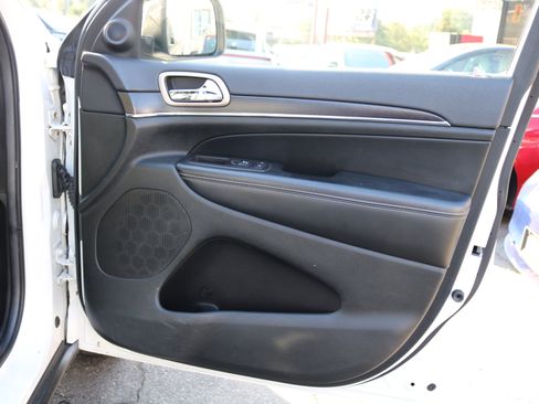 Used 2014 Jeep Grand Cherokee Limited image 49