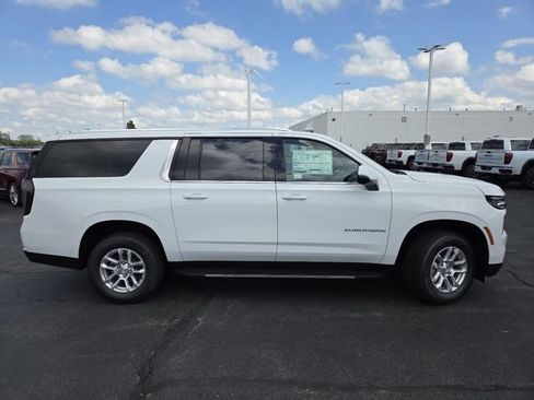 New 2026 Chevrolet Suburban LT AWD/4WD image 26
