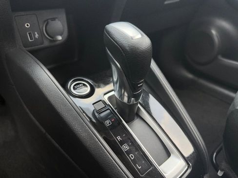 Used 2020 Nissan Kicks S FWD image 8