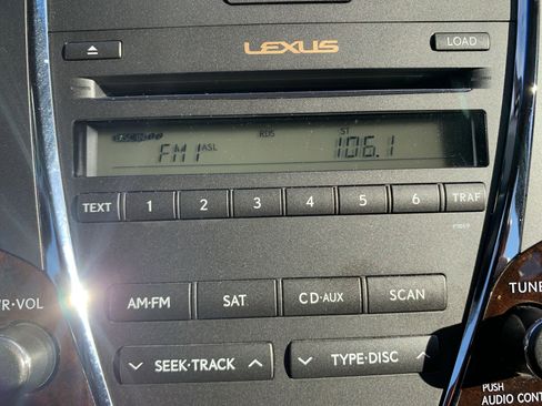 Used 2010 Lexus ES 350 image 24