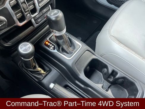 Used 2022 Jeep Wrangler Unlimited Sahara image 10