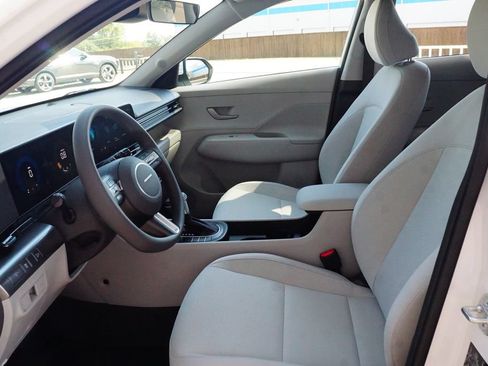 New 2027 Hyundai Kona SE FWD image 17