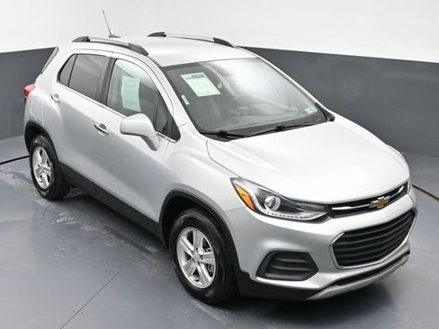 Used 2019 Chevrolet Trax LT w/ LT Convenience Package image 38