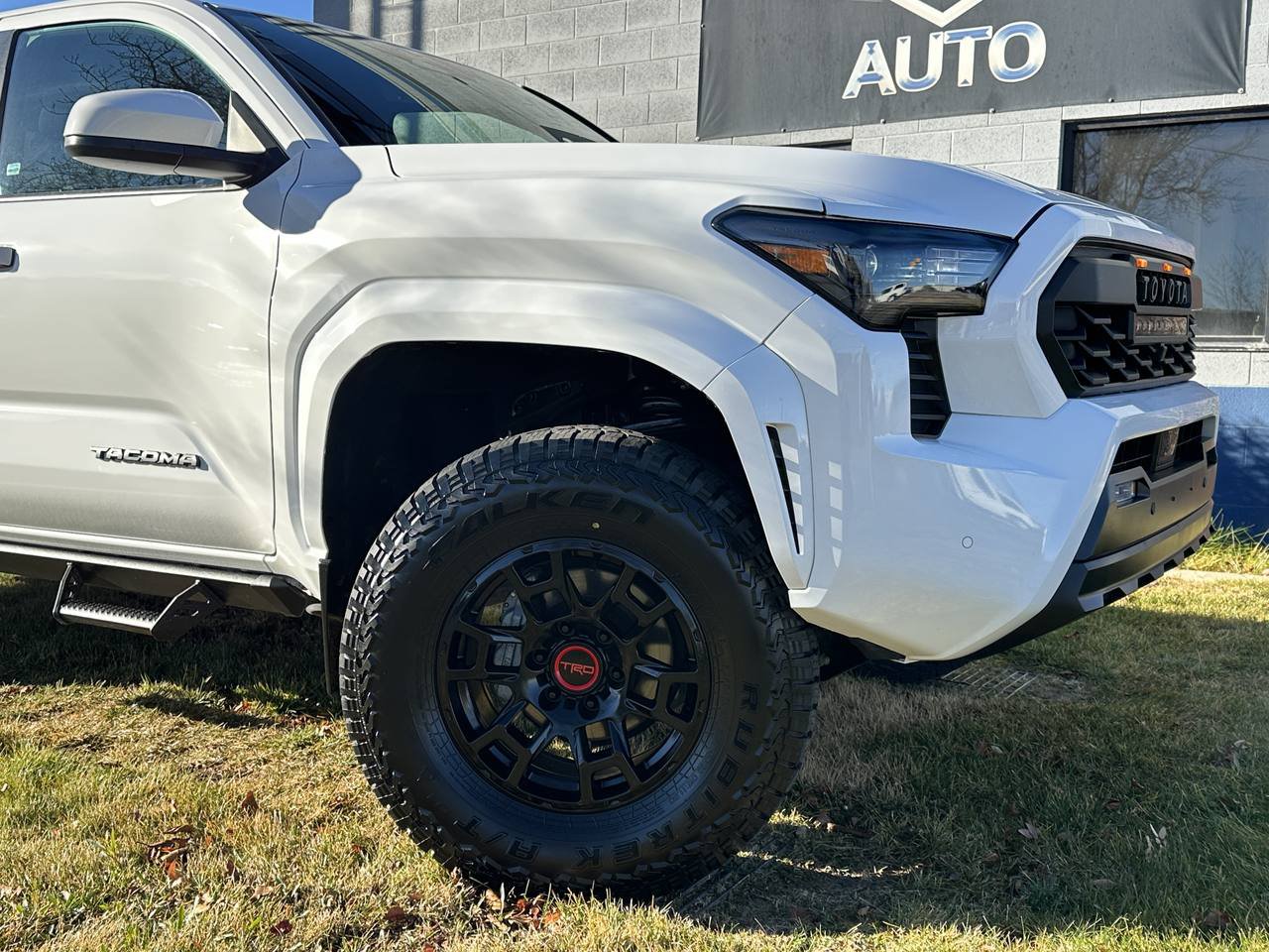 Used 2024 Toyota Tacoma SR5 AWD/4WD image 3