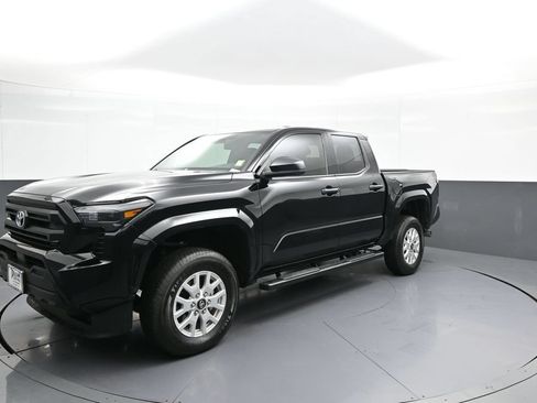 Used 2025 Toyota Tacoma SR RWD image 10