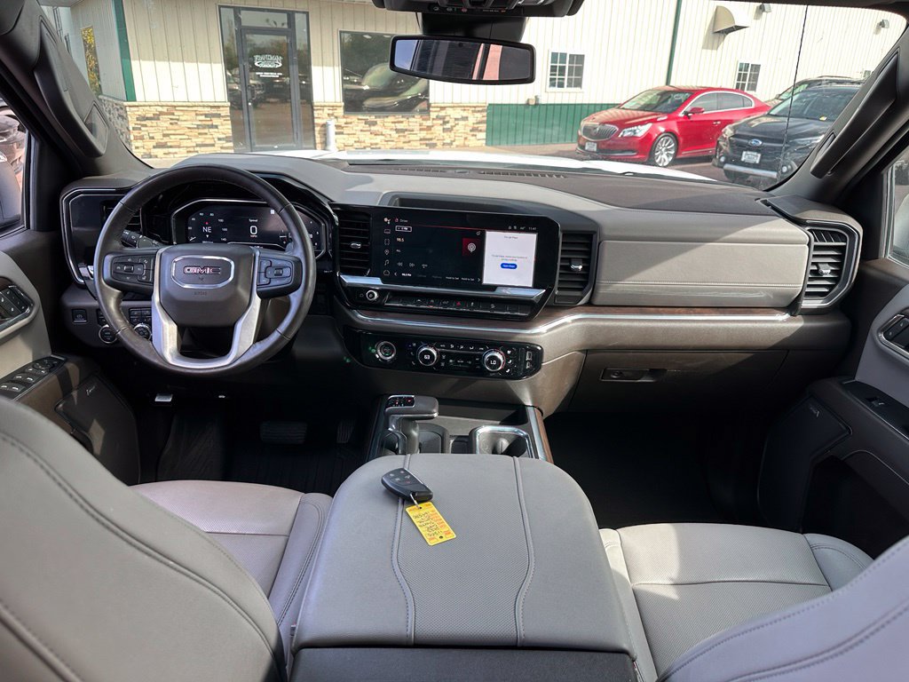 Used 2023 GMC Sierra 1500 SLT w/ SLT Premium Package AWD/4WD image 25