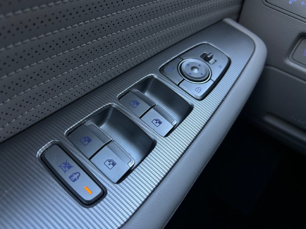 Used 2024 Hyundai Palisade Calligraphy FWD image 5