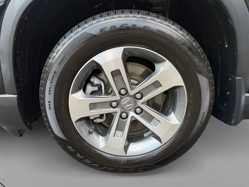 Used 2025 Honda Pilot EX-L image 17