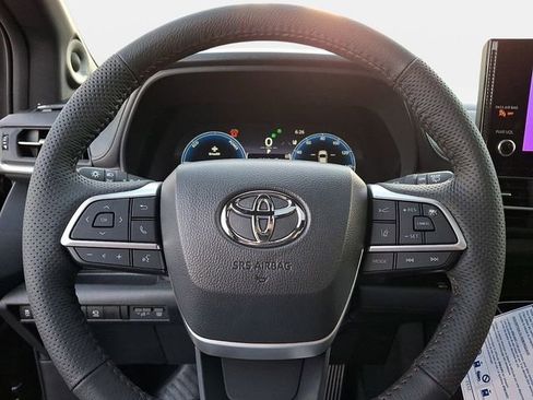 New 2026 Toyota Sienna Platinum AWD/4WD image 12