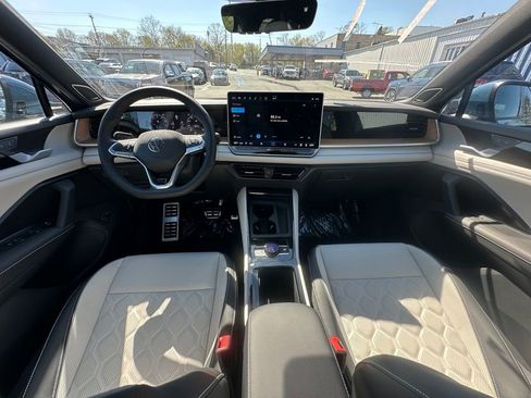 New 2026 Volkswagen Tiguan SEL R-Line AWD/4WD image 26