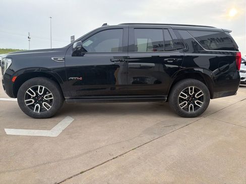 Used 2024 GMC Yukon AT4 w/ Technology Package AWD/4WD image 6