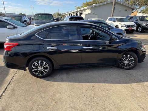 Used 2017 Nissan Sentra S image 4
