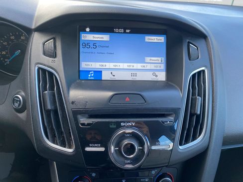 Used 2016 Ford Focus Titanium FWD image 18