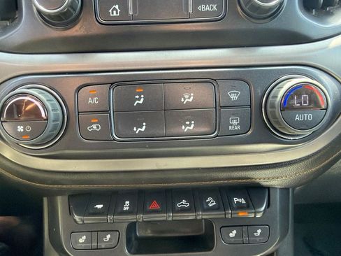 Used 2022 GMC Canyon AT4 AWD/4WD image 25