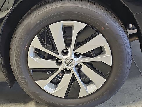 New 2025 Nissan Altima 2.5 S image 32