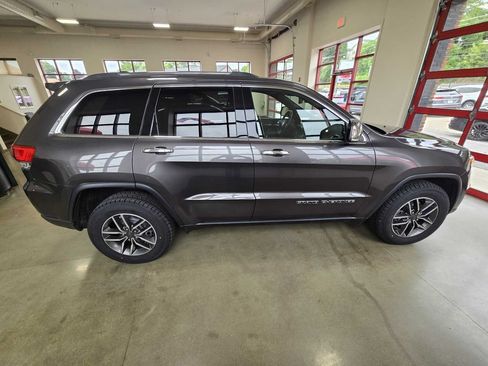 Used 2019 Jeep Grand Cherokee Limited AWD/4WD image 8