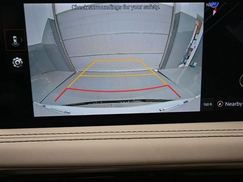 Used 2025 Genesis G70 2.5T image 32