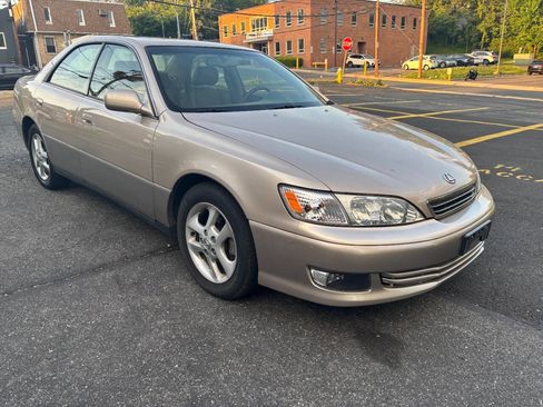 Used 2001 Lexus ES 330 FWD image 3