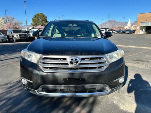Used 2013 Toyota Highlander Plus w/ Cold Weather Pkg image 8