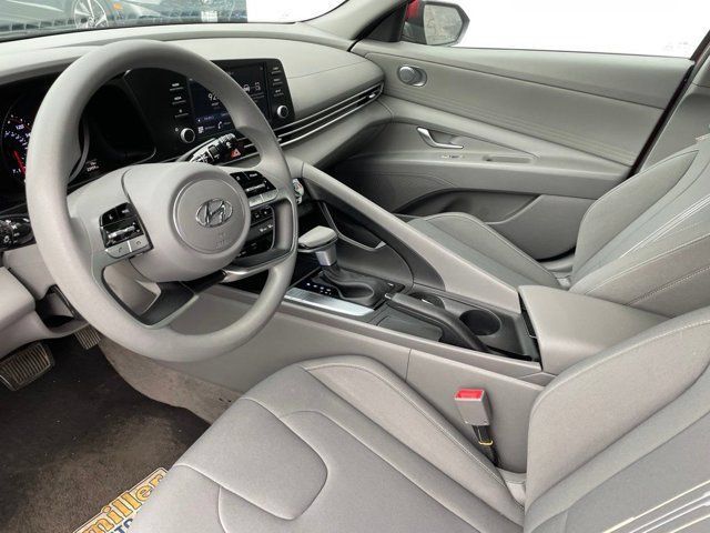 Used 2023 Hyundai Elantra SEL FWD image 5