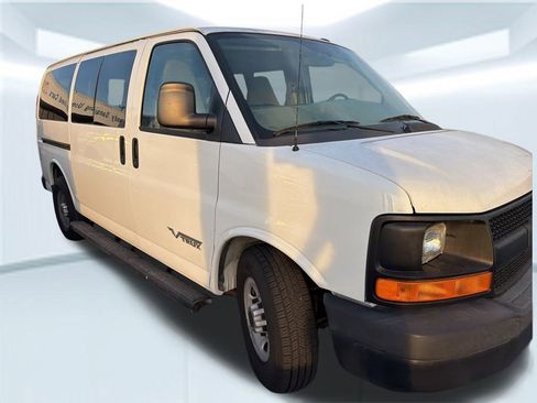 Used 2014 Chevrolet Express 2500 LS image 5