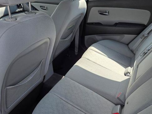 Used 2010 Hyundai Elantra GLS FWD image 9