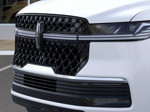 New 2025 Lincoln Navigator Reserve w/ Jet Appearance Package image 17