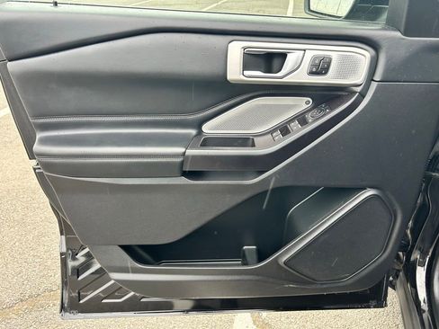 Used 2020 Ford Explorer Platinum w/ Premium Technology Package AWD/4WD image 21