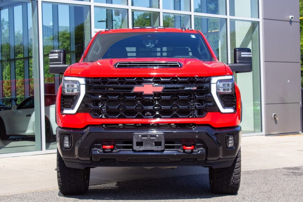 Used 2024 Chevrolet Silverado 2500 ZR2 w/ Technology Package AWD/4WD image 2