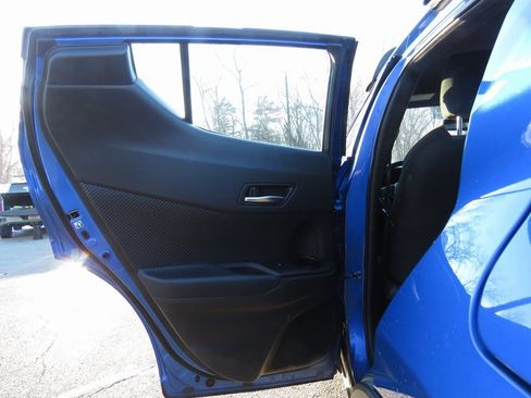 Used 2018 Toyota C-HR XLE image 18