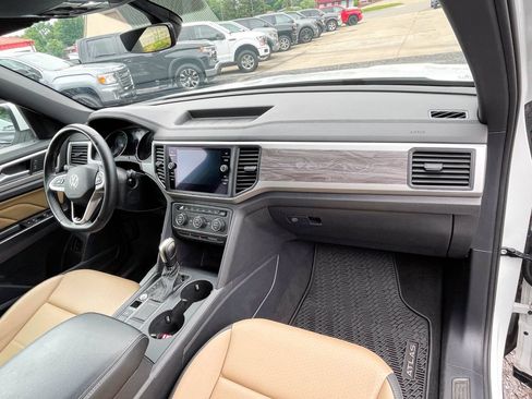 Used 2021 Volkswagen Atlas Cross Sport SE FWD image 9