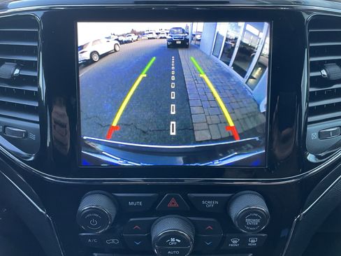 Used 2020 Jeep Grand Cherokee Overland image 28