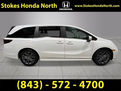 New 2026 Honda Odyssey Touring image 9