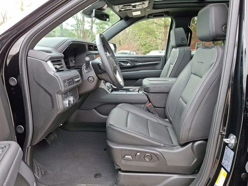 Certified 2024 GMC Yukon XL Denali AWD/4WD image 11