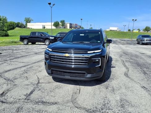 Used 2025 Chevrolet Traverse LT AWD/4WD image 51