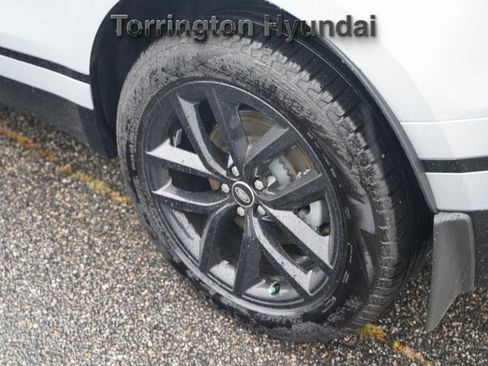 Used 2025 Land Rover Range Rover Velar Dynamic SE image 13