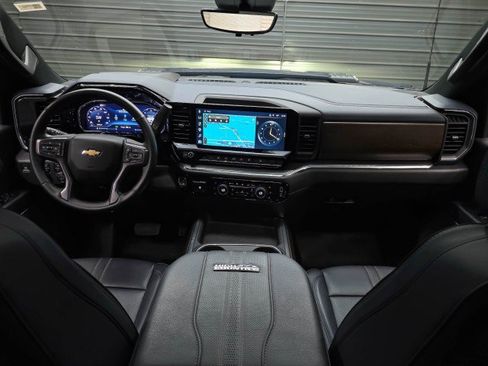 Used 2025 Chevrolet Silverado 2500 High Country w/ High Country Premium Package AWD/4WD image 17