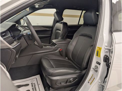 New 2026 Jeep Grand Cherokee Limited AWD/4WD image 5