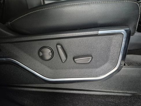 Used 2023 Ford F150 Lariat AWD/4WD image 36