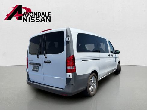 Used 2016 Mercedes-Benz Metris Passenger image 4