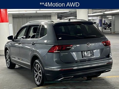 Used 2020 Volkswagen Tiguan SE w/ Panoramic Sunroof Package image 5