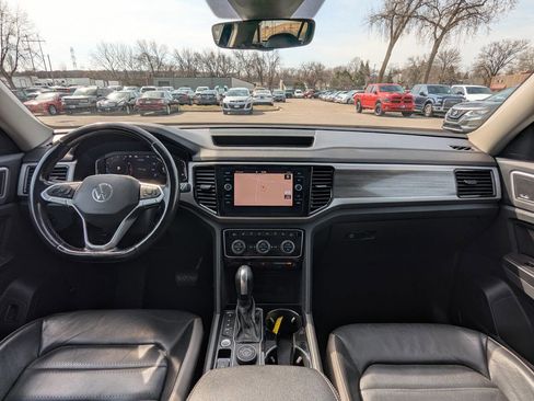 Used 2021 Volkswagen Atlas SEL Premium image 2