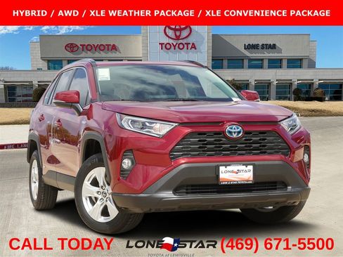 Used 2020 Toyota RAV4 XLE w/ Convenience Package image 1