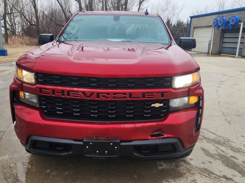 Used 2021 Chevrolet Silverado 1500 Custom image 2