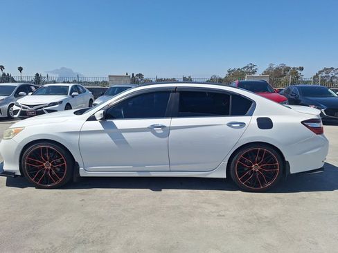 Used 2017 Honda Accord Sport image 8