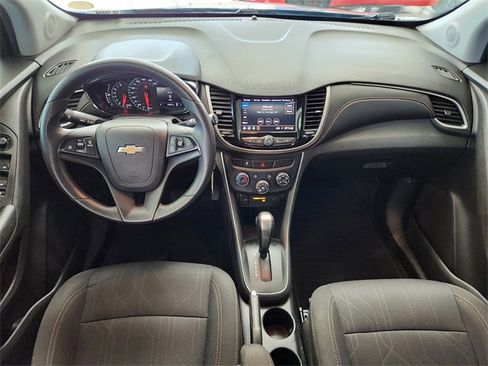 Used 2020 Chevrolet Trax LT image 16